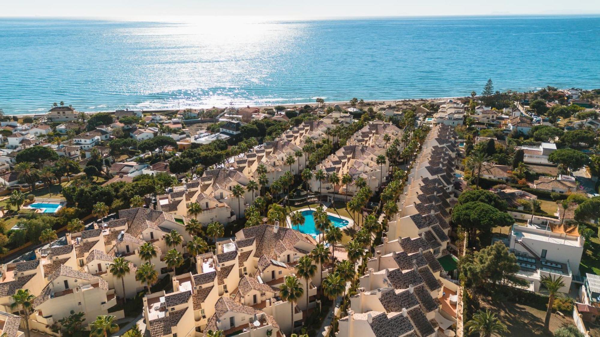 Front Line Townhouse With Sea Views And South Facing, In Costabella, Marbella