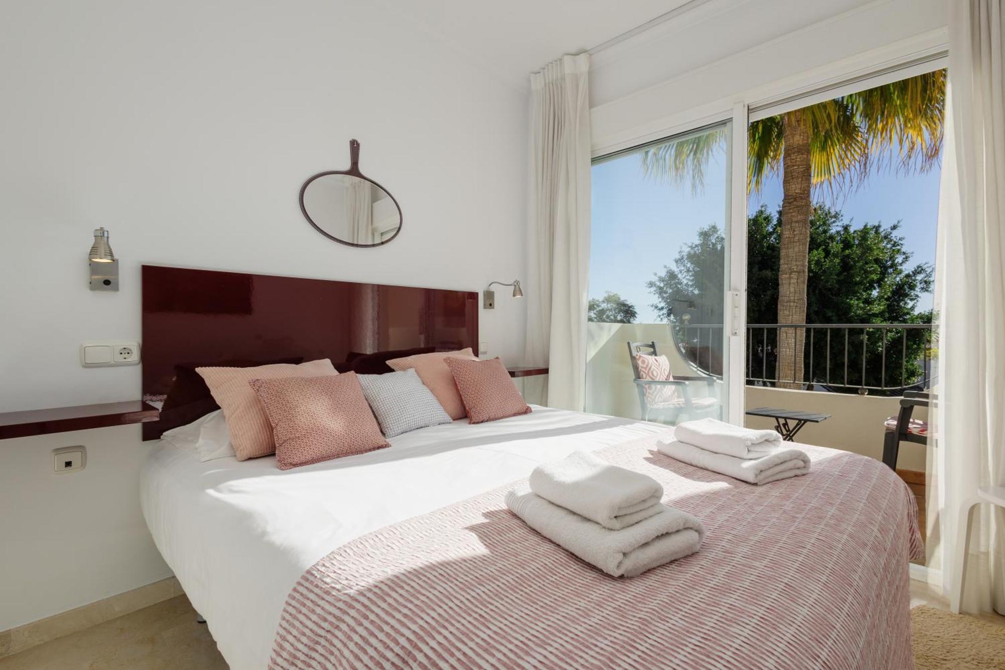 Front Line Townhouse With Sea Views And South Facing, In Costabella, Marbella