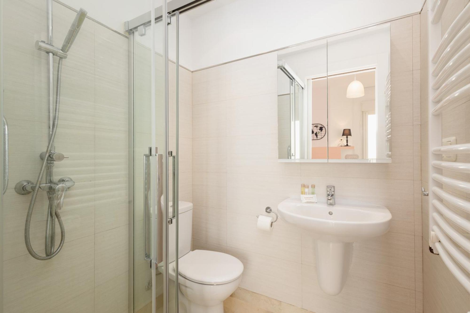 Appartement Front Line Townhouse With Sea Views And South Facing, In Costabella,
