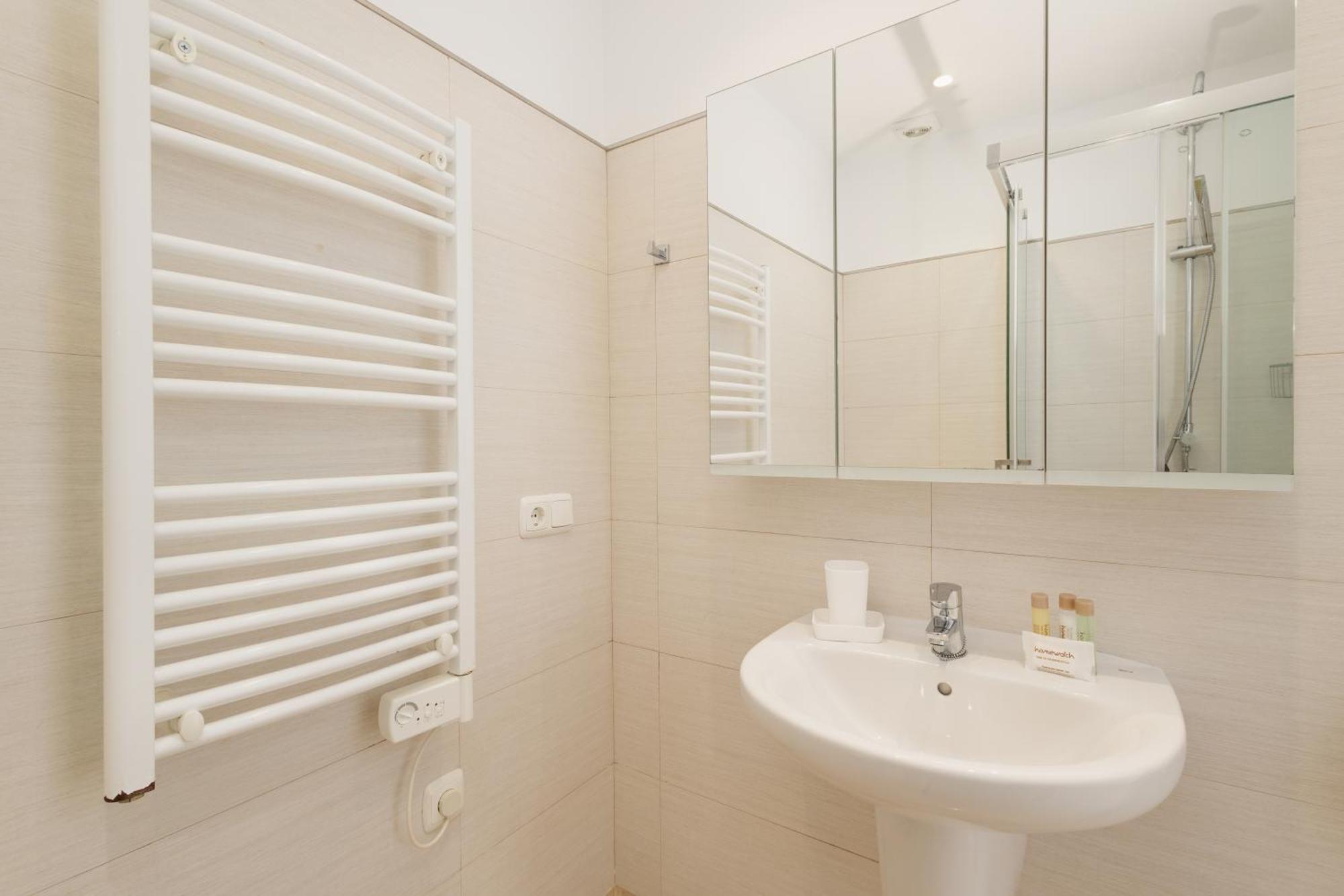 Apartament Front Line Townhouse With Sea Views And South Facing, In Costabella,