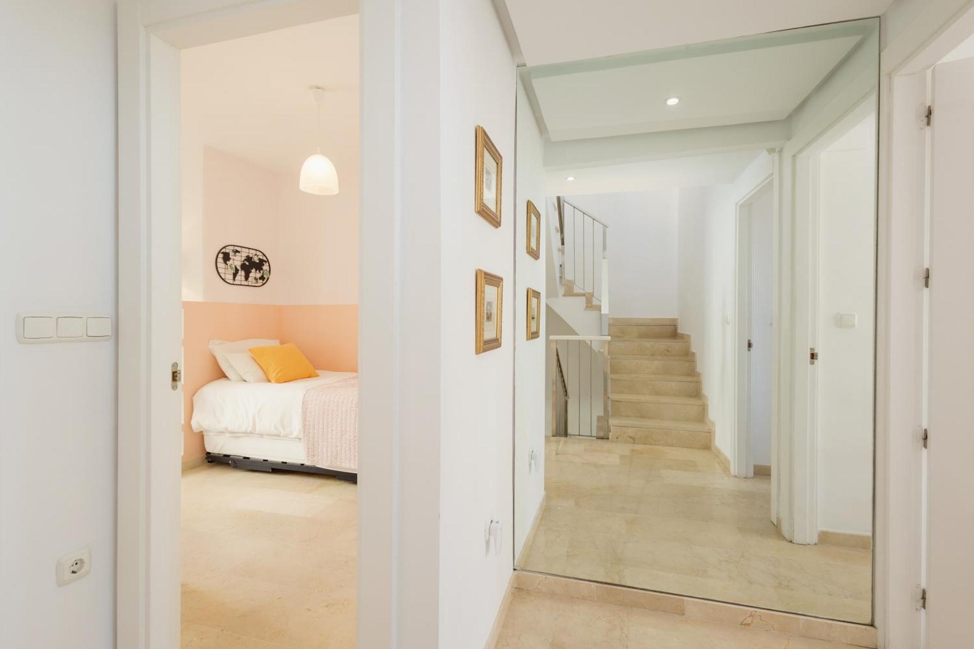 Apartament Front Line Townhouse With Sea Views And South Facing, In Costabella,